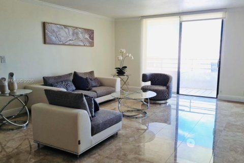 Condo in Hallandale Beach, Florida, 2 bedrooms № 2076177 - photo 6