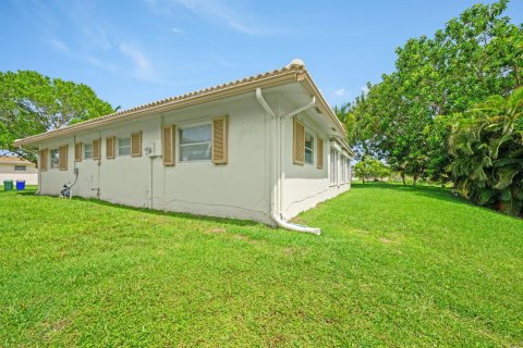 House in Margate, Florida 3 bedrooms, 147.44 sq.m. № 2173945 - photo 28