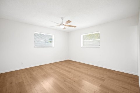 House in Margate, Florida 3 bedrooms, 147.44 sq.m. № 2173945 - photo 17
