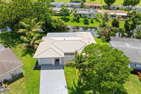 House in Margate, Florida 3 bedrooms, 147.44 sq.m. № 2173945 - photo 4