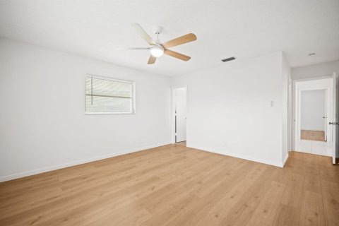 House in Margate, Florida 3 bedrooms, 147.44 sq.m. № 2173945 - photo 18