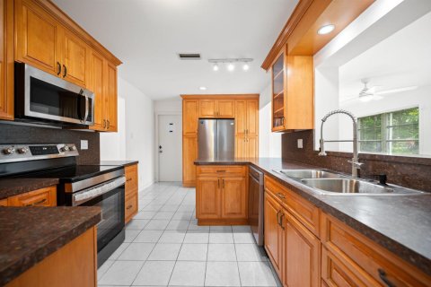 House in Margate, Florida 3 bedrooms, 147.44 sq.m. № 2173945 - photo 14