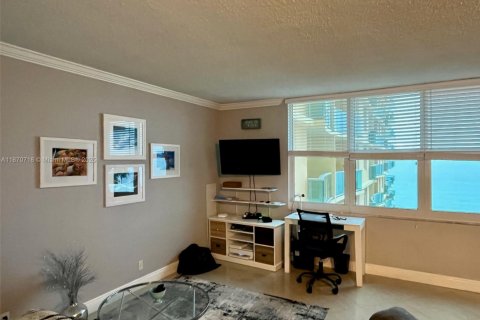 Купить кондоминиум в Холливуд, Флорида 45.15м2, № 2014246 - фото 3