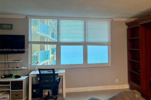 Купить кондоминиум в Холливуд, Флорида 45.15м2, № 2014246 - фото 4