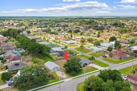 House in Port St. Lucie, Florida 3 bedrooms, 124.3 sq.m. № 2265620 - photo 10