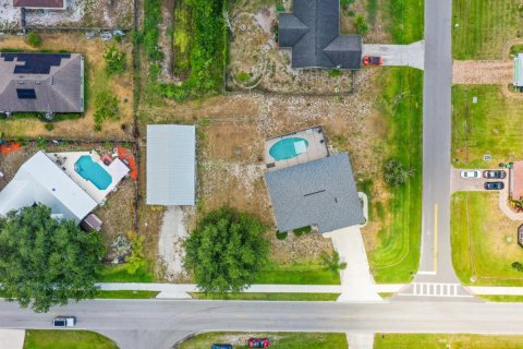 House in Port St. Lucie, Florida 3 bedrooms, 124.3 sq.m. № 2265620 - photo 12