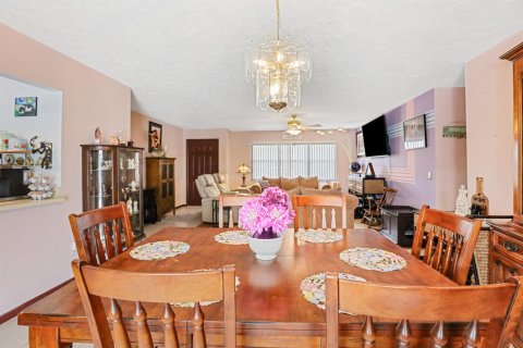House in Port St. Lucie, Florida 3 bedrooms, 124.3 sq.m. № 2265620 - photo 26