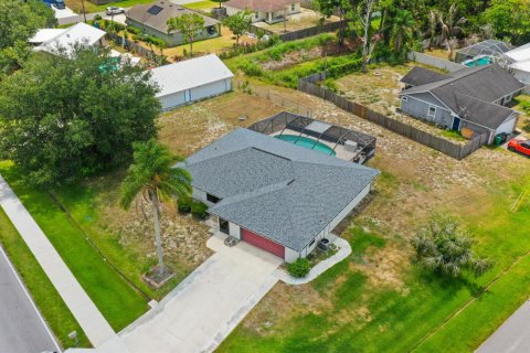 House in Port St. Lucie, Florida 3 bedrooms, 124.3 sq.m. № 2265620 - photo 7