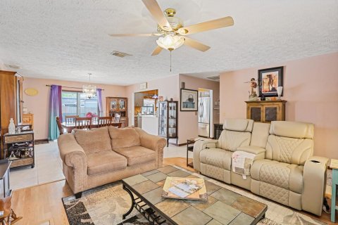 House in Port St. Lucie, Florida 3 bedrooms, 124.3 sq.m. № 2265620 - photo 29