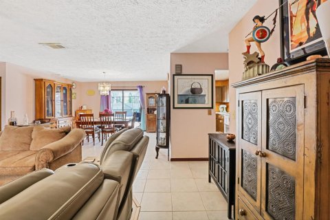 House in Port St. Lucie, Florida 3 bedrooms, 124.3 sq.m. № 2265620 - photo 28
