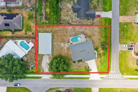 House in Port St. Lucie, Florida 3 bedrooms, 124.3 sq.m. № 2265620 - photo 13