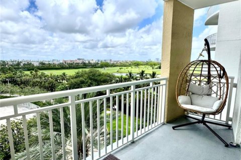 Condo in Hallandale Beach, Florida, 1 bedroom  № 2029742 - photo 11
