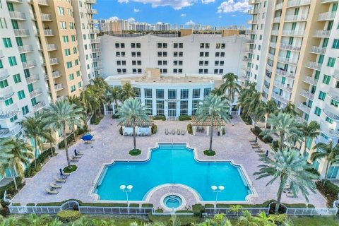 Condo in Hallandale Beach, Florida, 1 bedroom  № 2029742 - photo 20