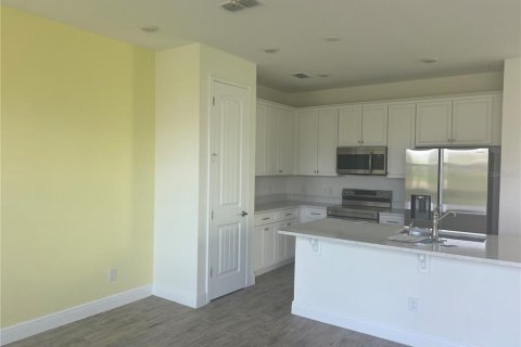 Adosado en venta en Kissimmee, Florida, 4 dormitorios, 159.7 m2 № 1754656 - foto 2