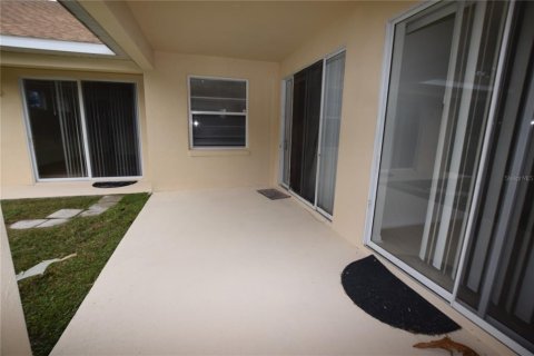 Снять в аренду виллу или дом в Киссимми, Флорида 4 спальни, 318.65м2, № 2100830 - фото 3