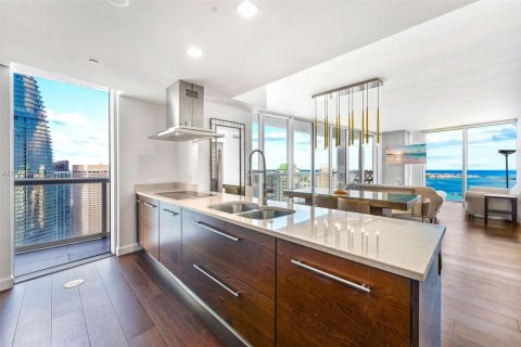 Купить кондоминиум в Майами, Флорида 2 спальни, 153.66м2, № 1692656 - фото 2