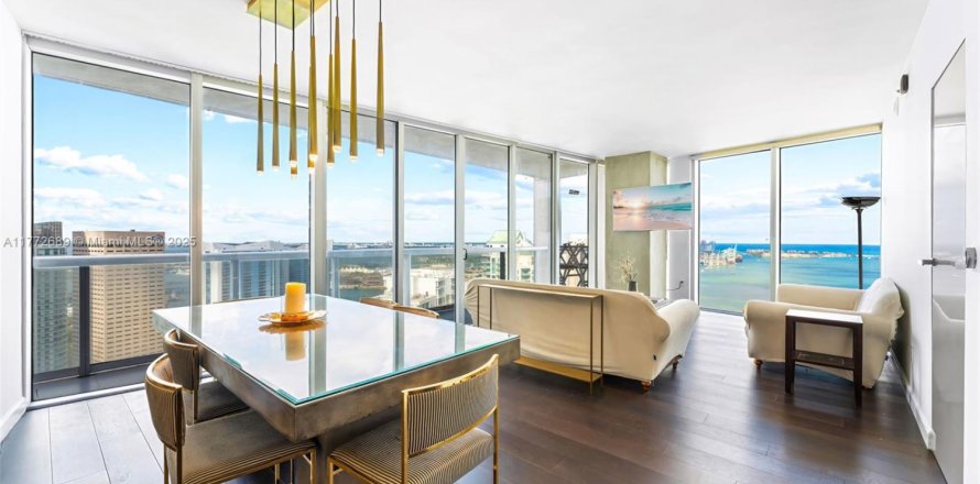 Condominio en Miami, Florida, 2 dormitorios № 1692656