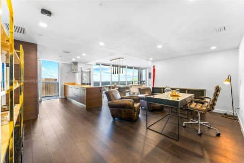 Купить кондоминиум в Майами, Флорида 2 спальни, 153.66м2, № 1692656 - фото 8