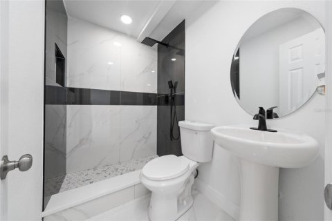 Casa en venta en Orlando, Florida, 4 dormitorios, 110.74 m2 № 1905999 - foto 9