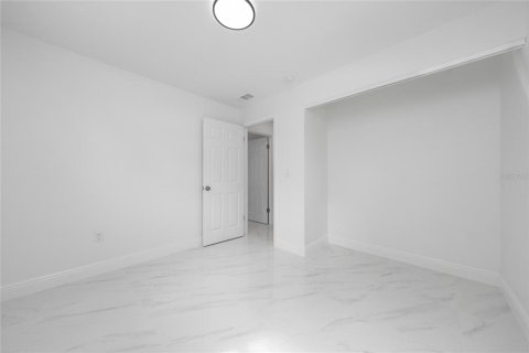 Casa en venta en Orlando, Florida, 4 dormitorios, 110.74 m2 № 1905999 - foto 11