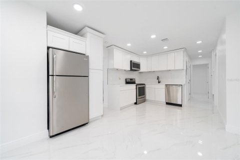 Casa en venta en Orlando, Florida, 4 dormitorios, 110.74 m2 № 1905999 - foto 5