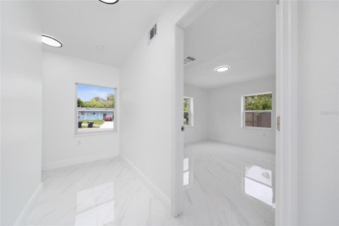 Casa en venta en Orlando, Florida, 4 dormitorios, 110.74 m2 № 1905999 - foto 15
