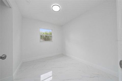 Casa en venta en Orlando, Florida, 4 dormitorios, 110.74 m2 № 1905999 - foto 14