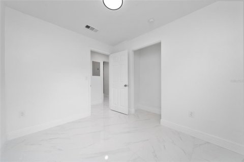 Casa en venta en Orlando, Florida, 4 dormitorios, 110.74 m2 № 1905999 - foto 19