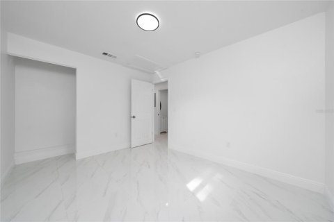 Casa en venta en Orlando, Florida, 4 dormitorios, 110.74 m2 № 1905999 - foto 10