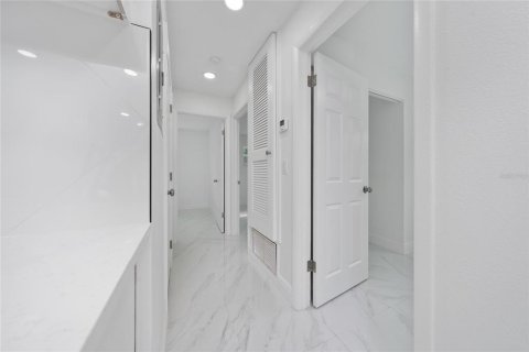 Casa en venta en Orlando, Florida, 4 dormitorios, 110.74 m2 № 1905999 - foto 17