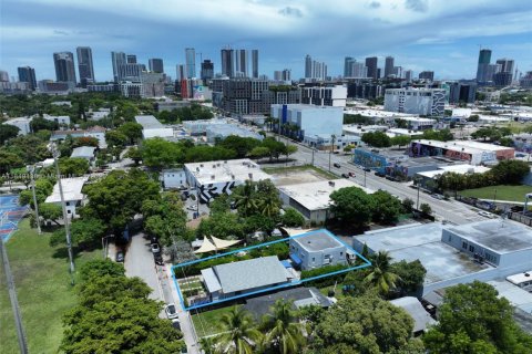 Commercial property in Miami, Florida № 2077089 - photo 3