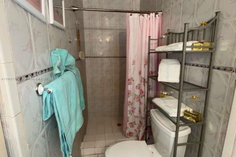 House in Miramar, Florida 3 bedrooms, 197.88 sq.m. № 1955074 - photo 24