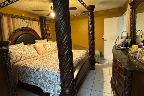 House in Miramar, Florida 3 bedrooms, 197.88 sq.m. № 1955074 - photo 21