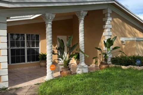 House in Miramar, Florida 3 bedrooms, 197.88 sq.m. № 1955074 - photo 4