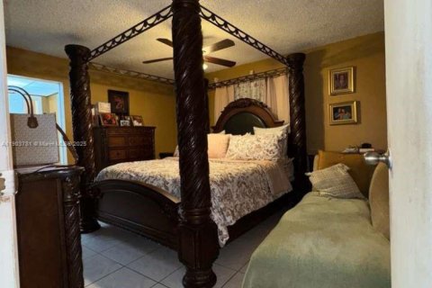 House in Miramar, Florida 3 bedrooms, 197.88 sq.m. № 1955074 - photo 22