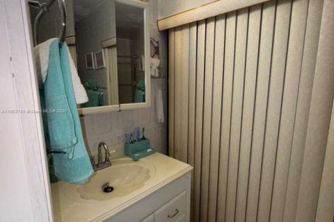 House in Miramar, Florida 3 bedrooms, 197.88 sq.m. № 1955074 - photo 23