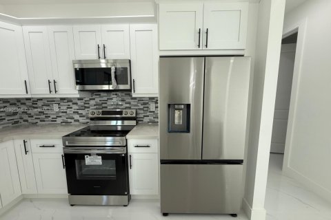 Villa ou maison à vendre à Lehigh Acres, Floride: 3 chambres № 1957105 - photo 8