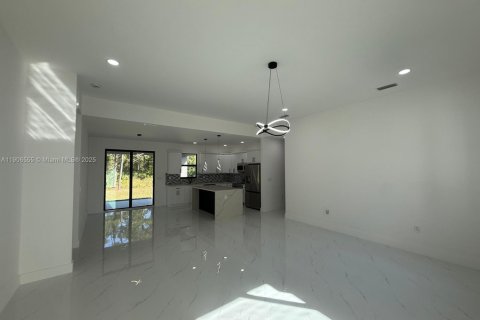 Villa ou maison à vendre à Lehigh Acres, Floride: 3 chambres № 1957105 - photo 6