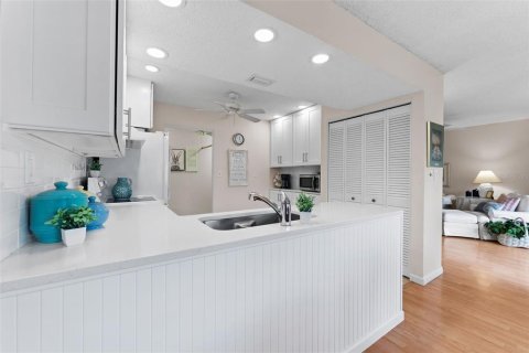 House in Clearwater, Florida 3 bedrooms, 136.1 sq.m. № 1598514 - photo 10