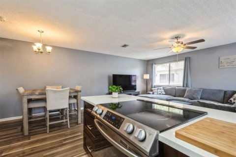 Condominio en venta en Clearwater, Florida, 2 dormitorios, 76.92 m2 № 1650765 - foto 10