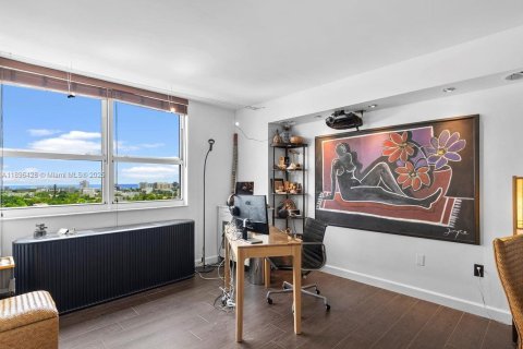 Copropriété à vendre à Miami Beach, Floride: 3 chambres, 110.65 m2 № 1948020 - photo 17