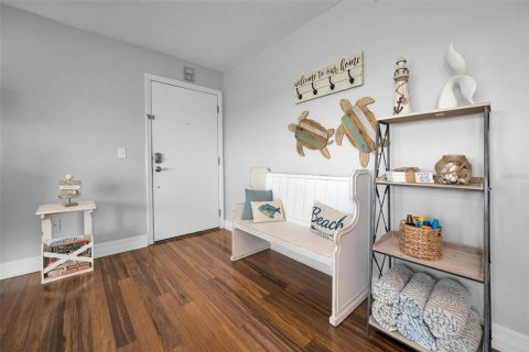 Condo in Indian Shores, Florida, 2 bedrooms № 2222484 - photo 10