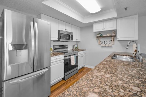 Condo in Indian Shores, Florida, 2 bedrooms № 2222484 - photo 28