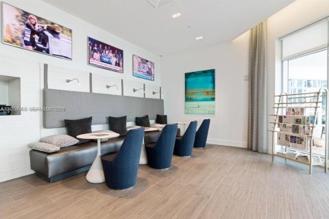 Condo in North Miami Beach, Florida, 2 bedrooms  № 2044486 - photo 25