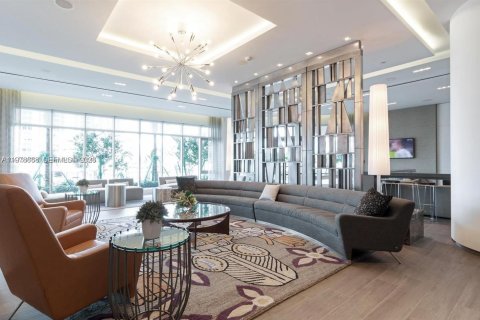 Condo in North Miami Beach, Florida, 2 bedrooms  № 2044486 - photo 18