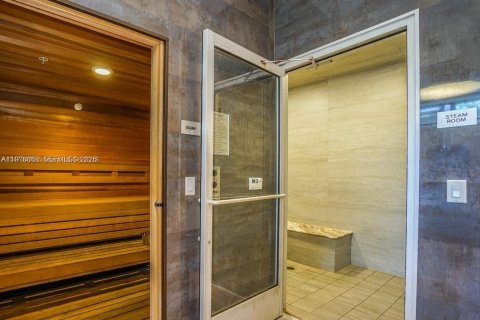 Condo in North Miami Beach, Florida, 2 bedrooms  № 2044486 - photo 23