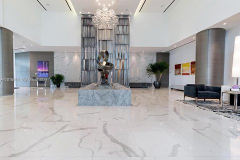 Condo in North Miami Beach, Florida, 2 bedrooms  № 2044486 - photo 16