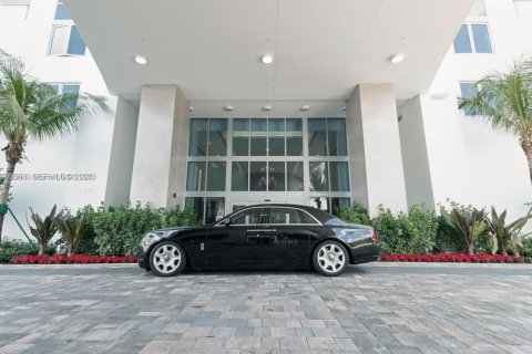 Condo in North Miami Beach, Florida, 2 bedrooms  № 2044486 - photo 17