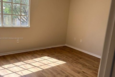 Casa en alquiler en Tamarac, Florida, 2 dormitorios, 107.3 m2 № 1968965 - foto 8