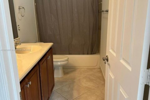 Casa en alquiler en Tamarac, Florida, 2 dormitorios, 107.3 m2 № 1968965 - foto 11